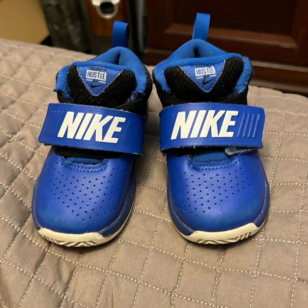 Nike toddler tennis shoes